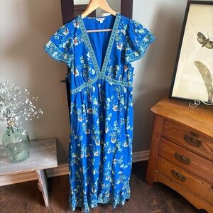 Like New Bright Blue Floral deep V-neck maxi dress